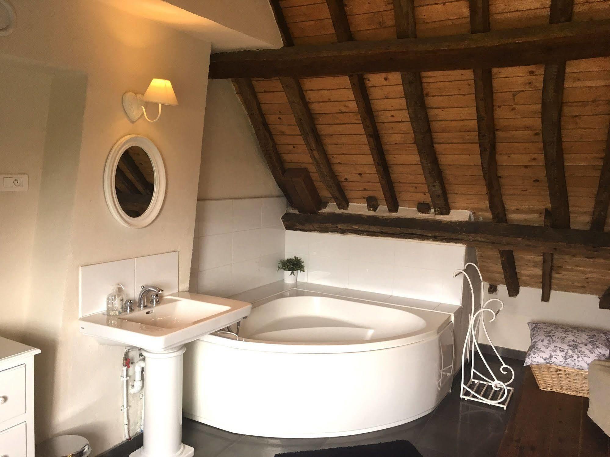 Domaine Du Moulin De Champie - Versailles - Gites & Suites Feucherolles Eksteriør billede