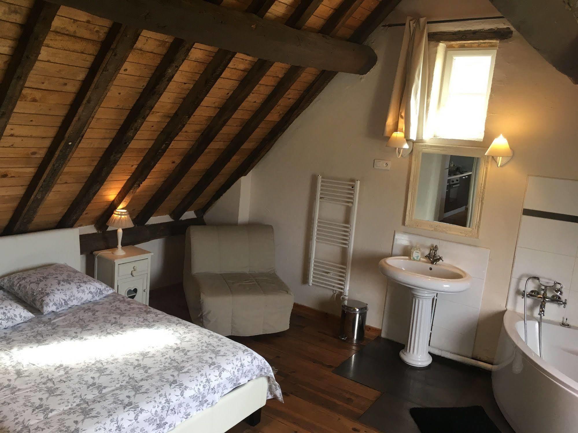 Domaine Du Moulin De Champie - Versailles - Gites & Suites Feucherolles Eksteriør billede