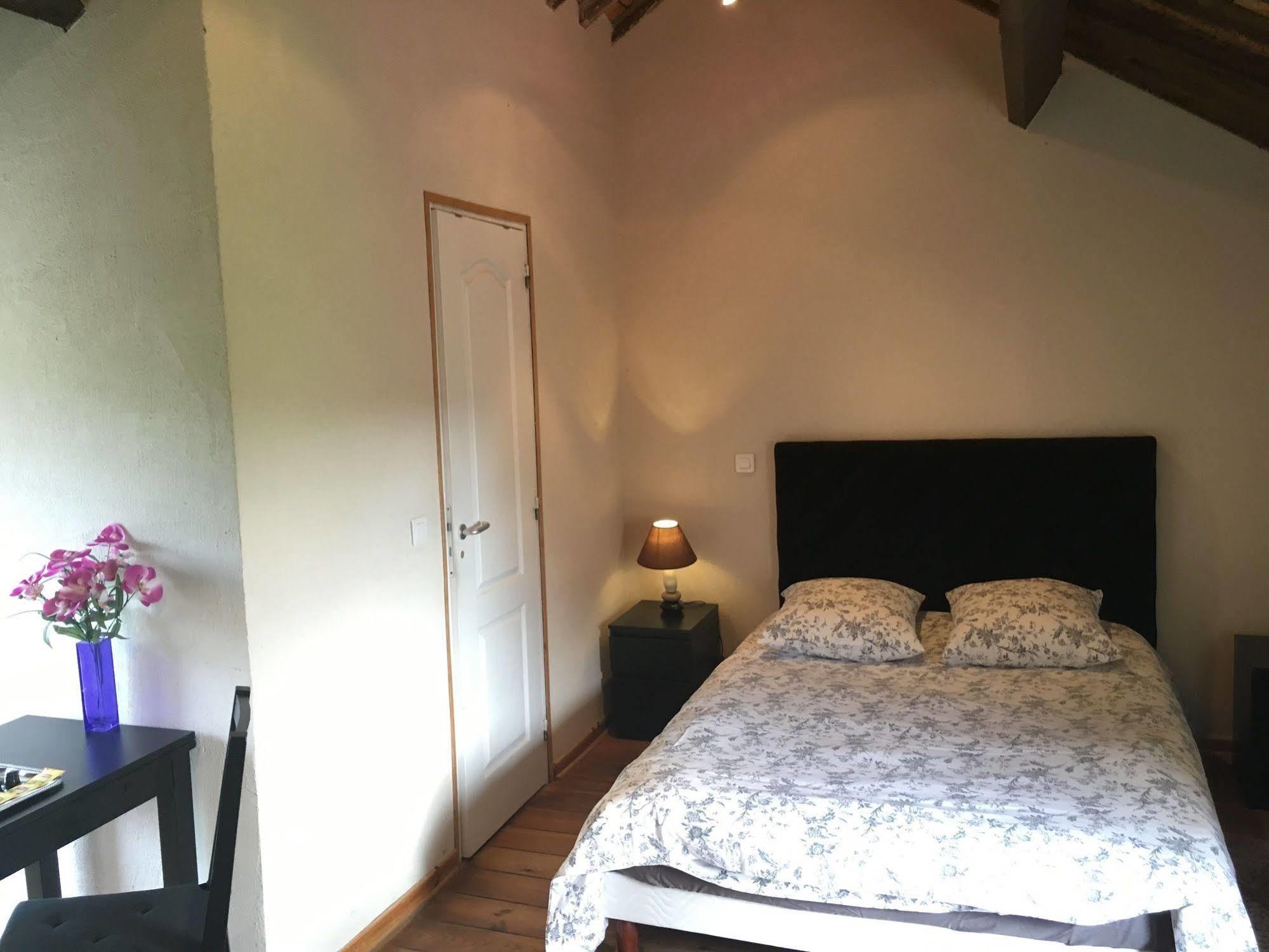 Domaine Du Moulin De Champie - Versailles - Gites & Suites Feucherolles Eksteriør billede