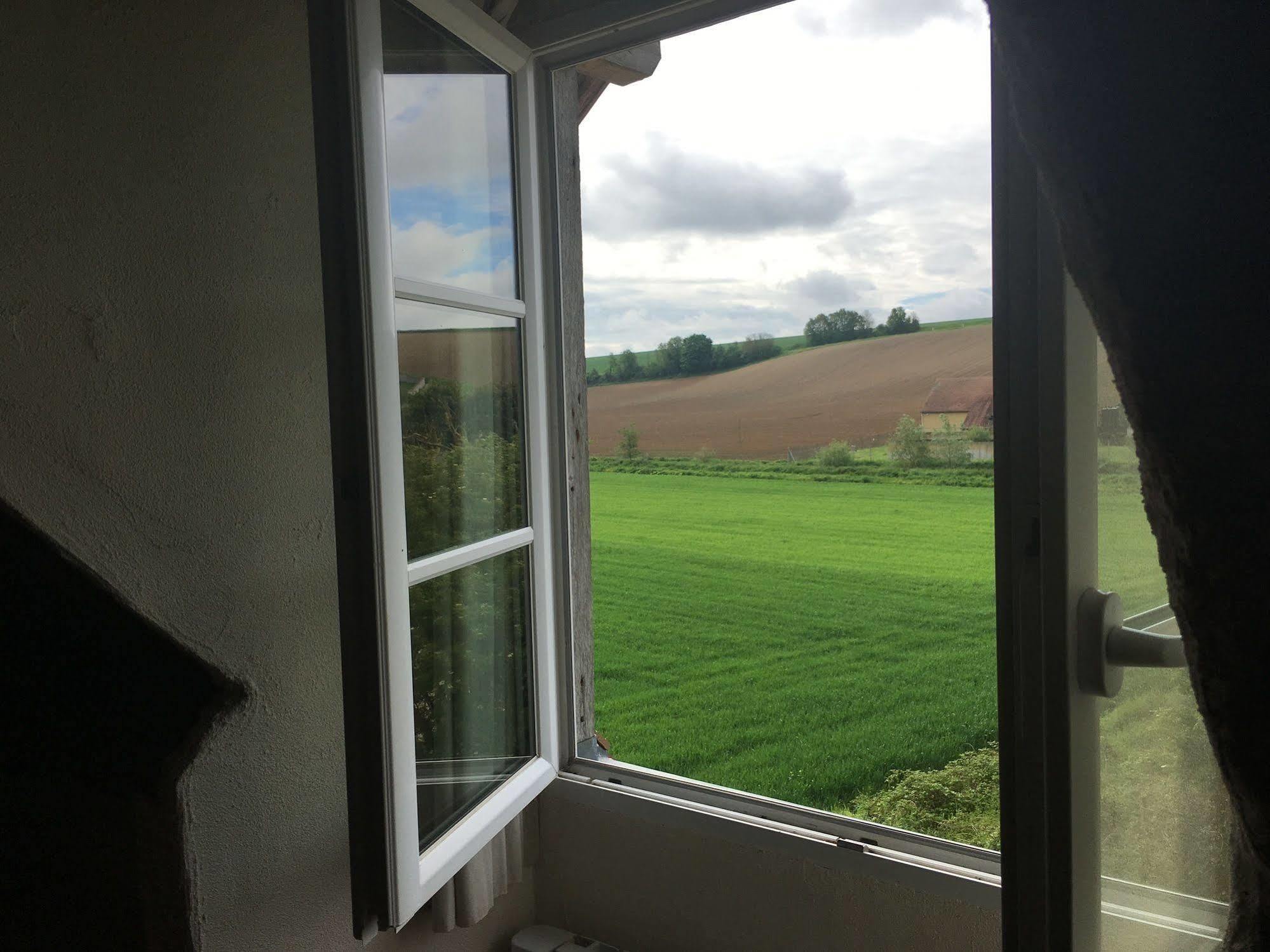 Domaine Du Moulin De Champie - Versailles - Gites & Suites Feucherolles Eksteriør billede